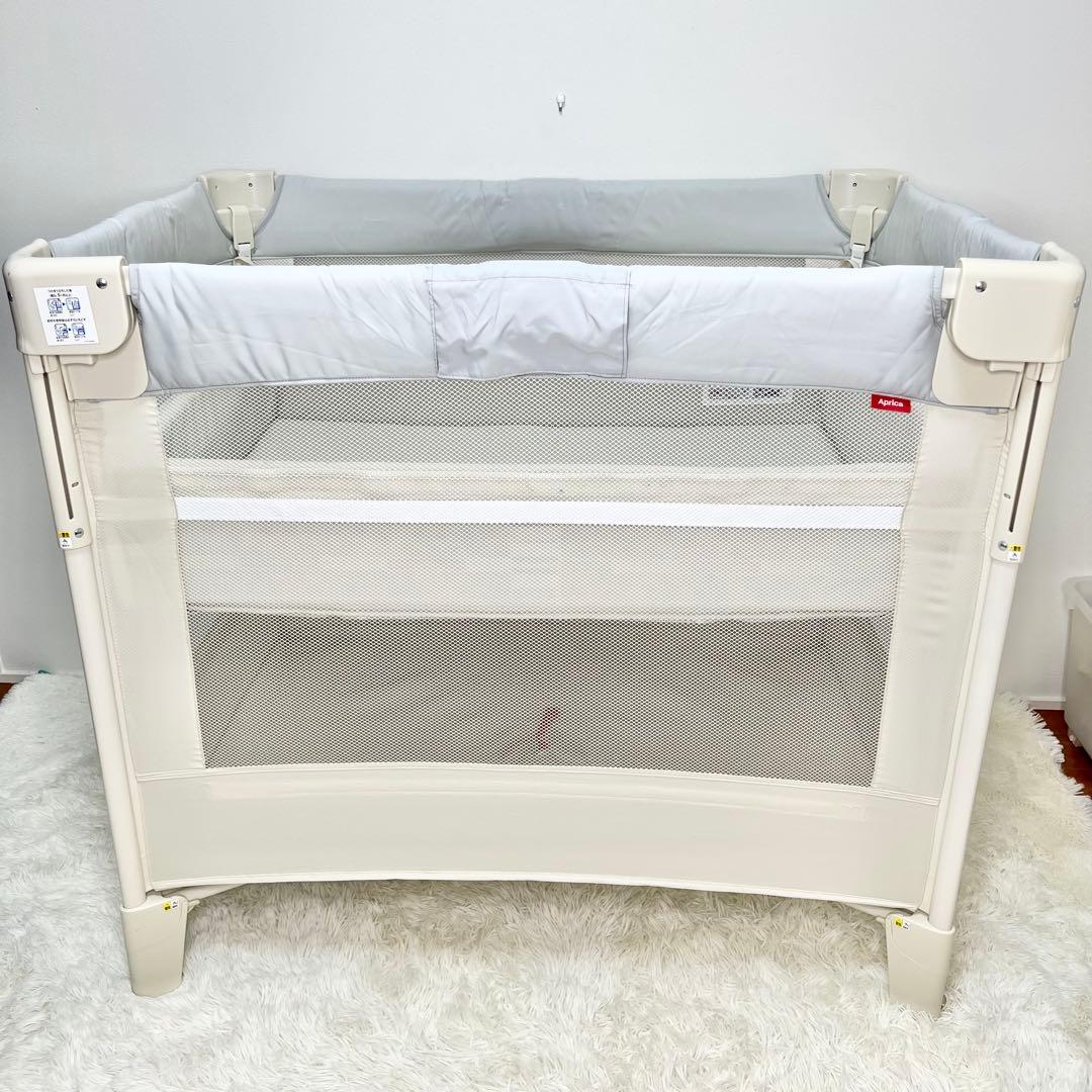 美品 Aprica ココネルエアーAB ベビーベッド 折りたたみ ホワイトグレー