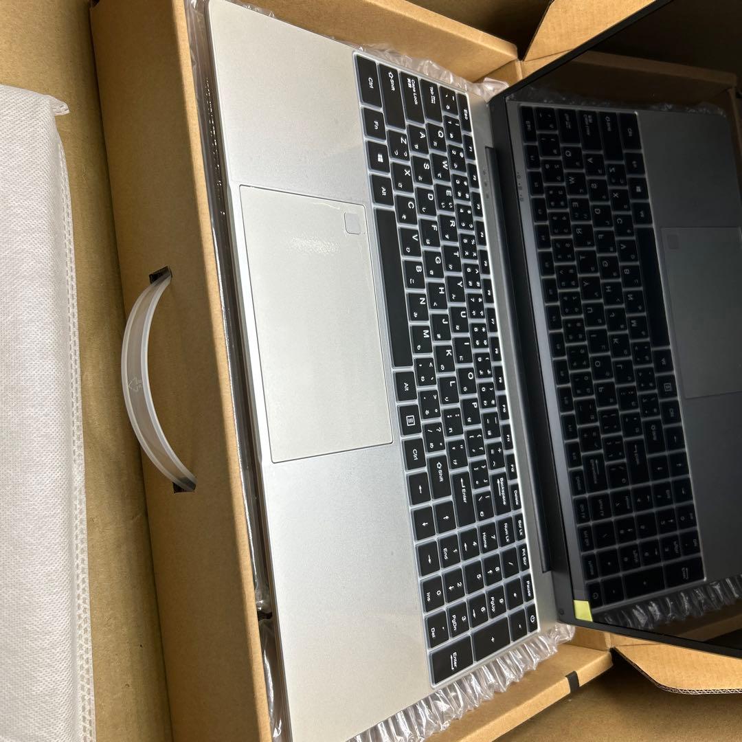 ノートパソコン　16G+512GB シルバー