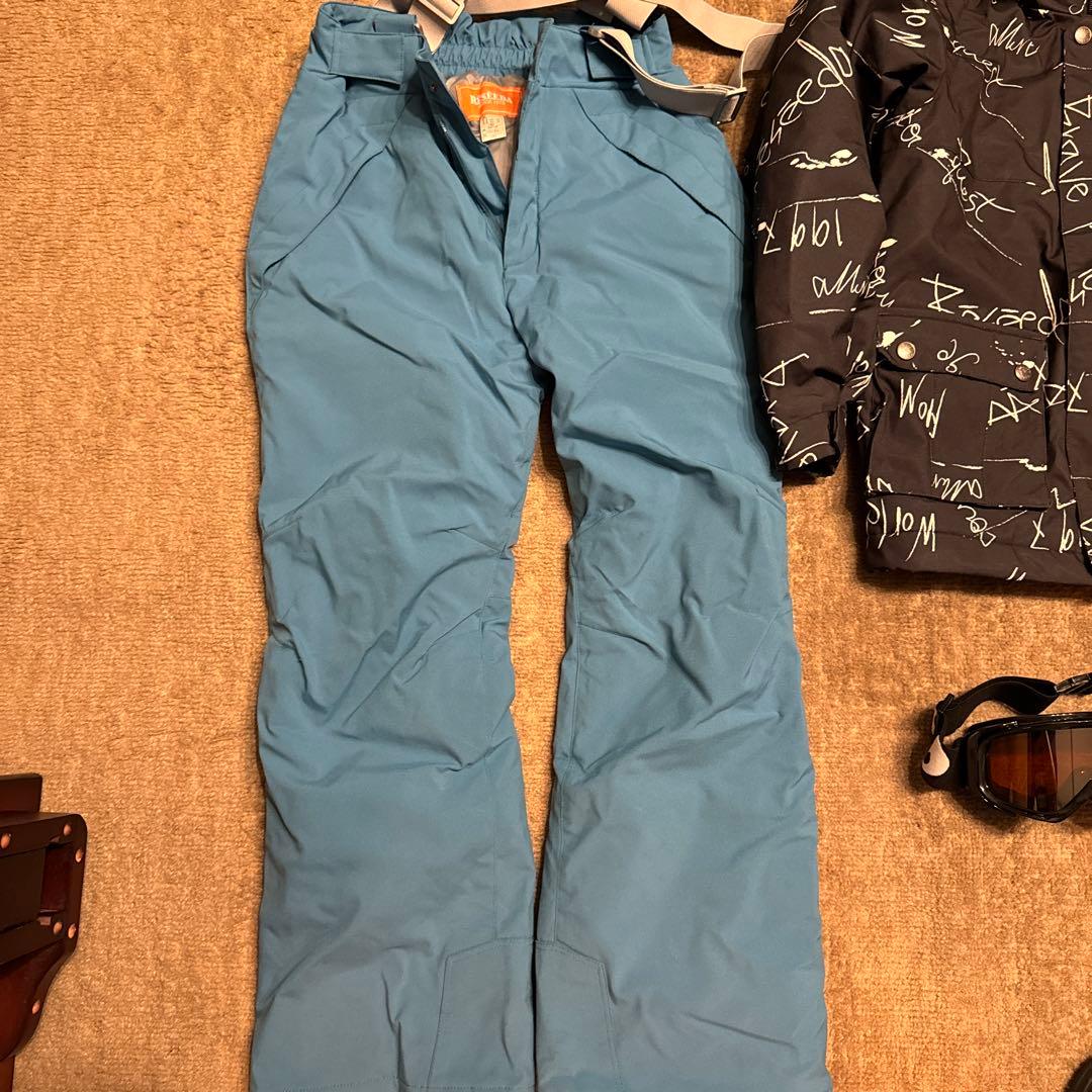 超美品 スノーボード スキー ウェア 上下セット 140 ゴーグルおまけ