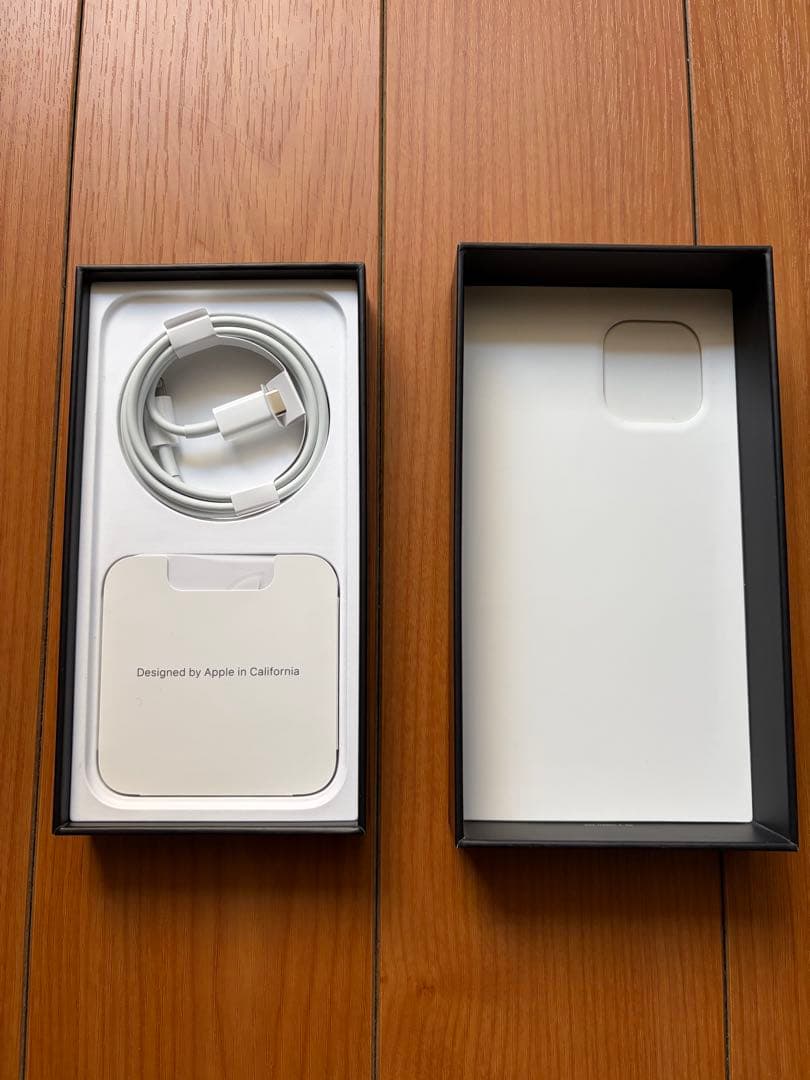 【バッテリー98%】iPhone 12 Pro 256GB SIMフリー