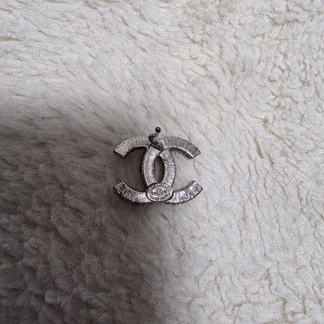CHANEL シルバー ロゴピアス 片耳
