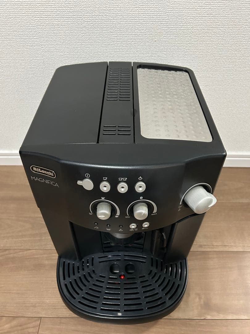 完動品　デロンギ　マグニフィカ　全自動コーヒーマシン　ESAM1000SJ
