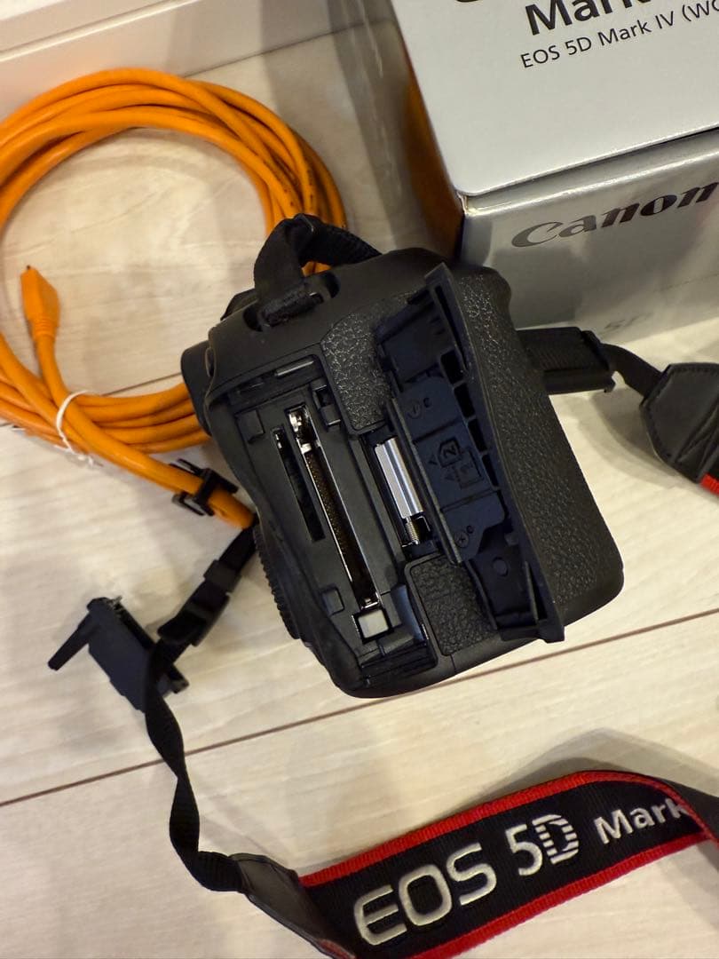 【タイムセール】Canon EOS 5D Mark IV 本体バッテリー2個
