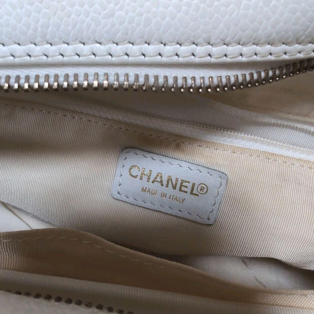 CHANEL キャビアスキン　ショルダーバッグ　チェーン　ホワイト　ココマーク