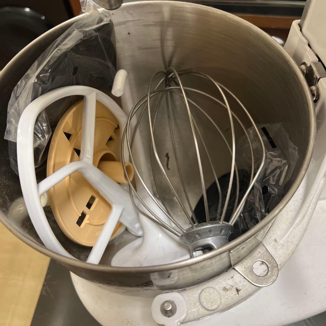 KitchenAid スタンドミキサー ホワイト　アルミ製ケーキ型セット