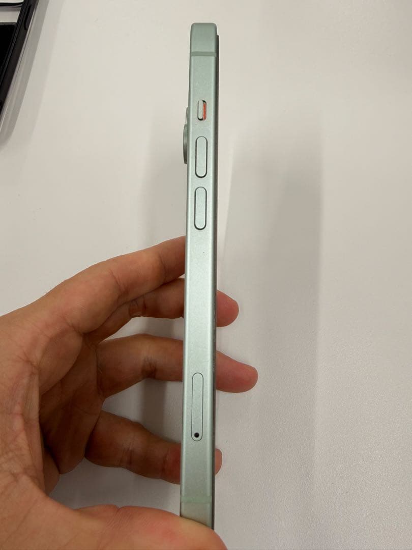 Apple iPhone 15 グリーン