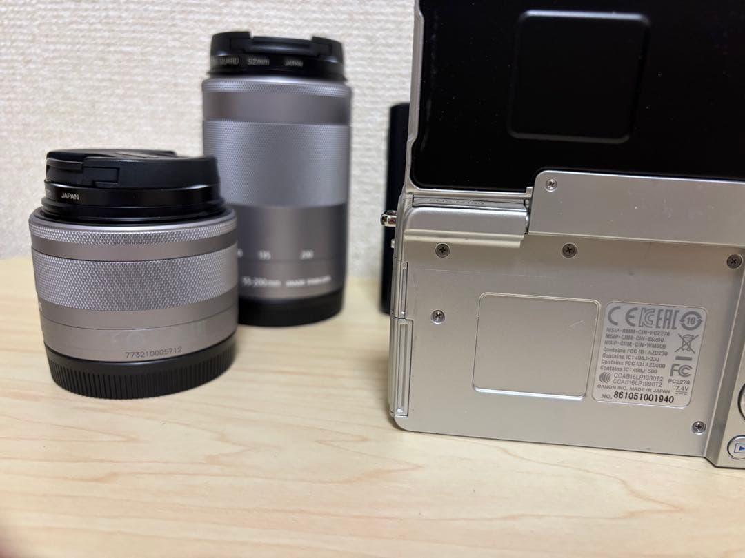 EOS M100 グレー