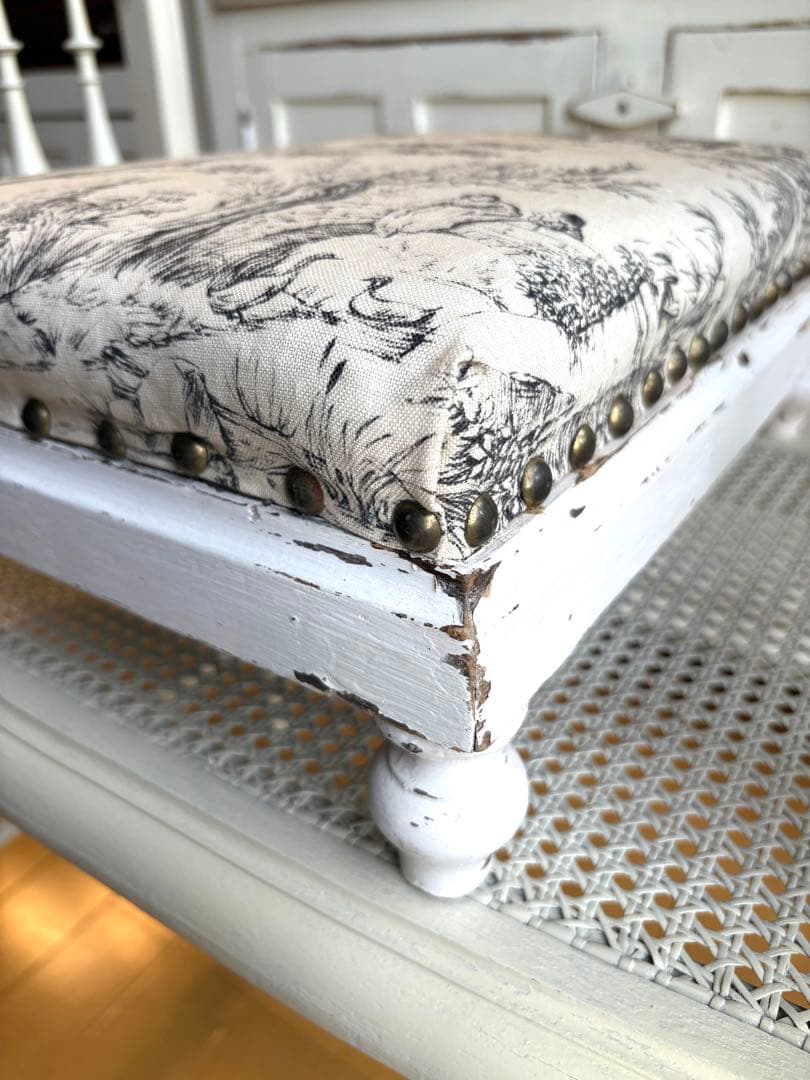 ♡ フランスアンティーク　フットスツール　トワルドジュイ　シャビーシック　牧歌的