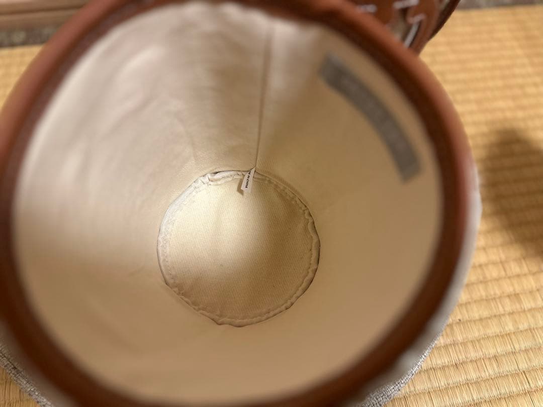 セブンテン　カットワークレザーバケットバッグ