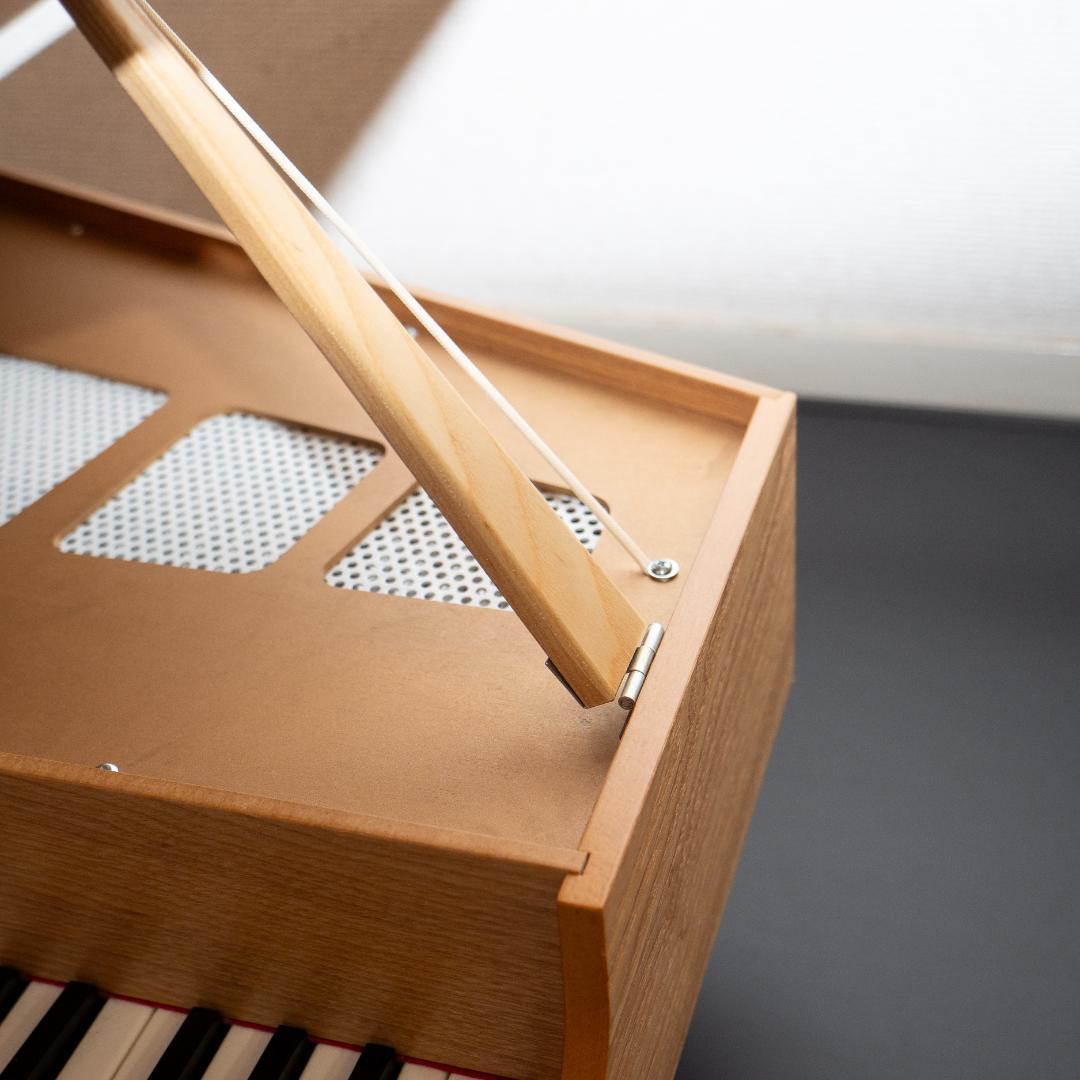 【美品】KAWAI（カワイ）ミニグランドピアノ32鍵 ナチュラル（外箱付）