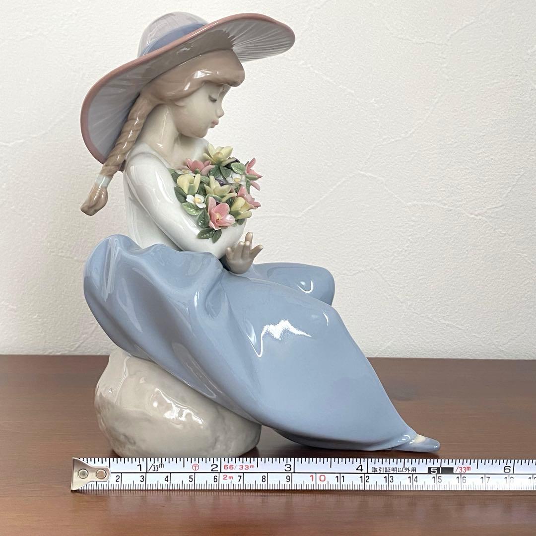 LLADRO リヤドロ 花の香りに包まれて