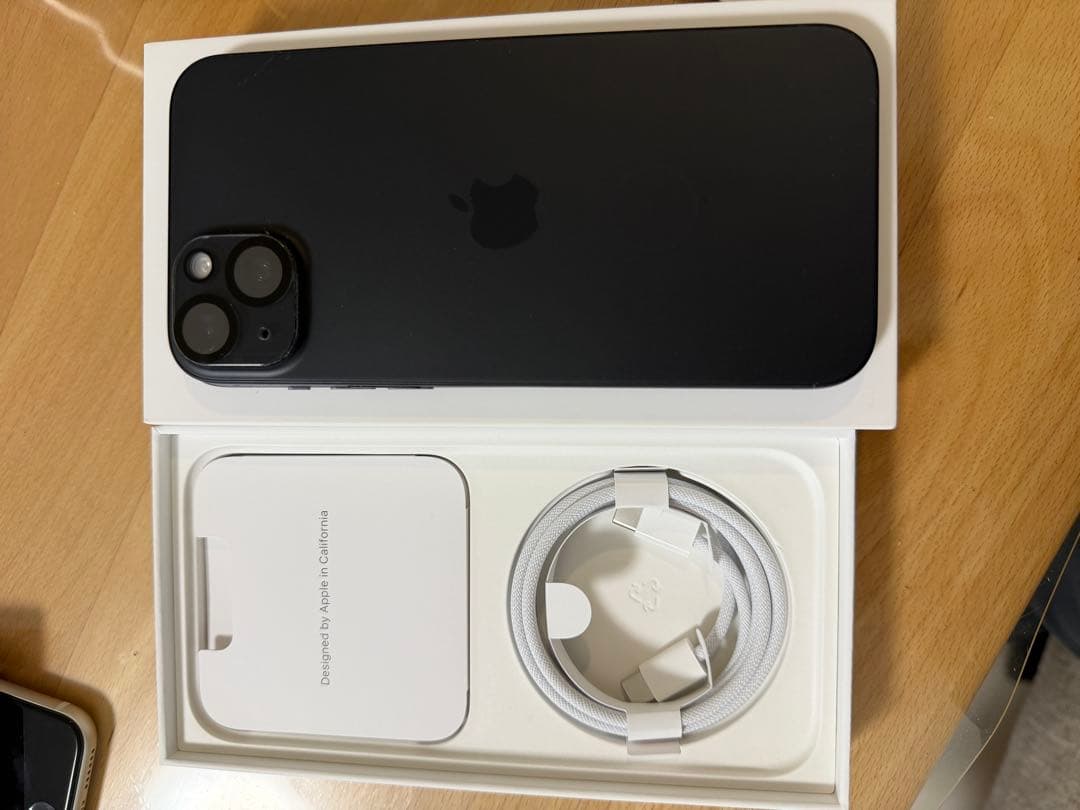【美品】iPhone15 Plus 256GB