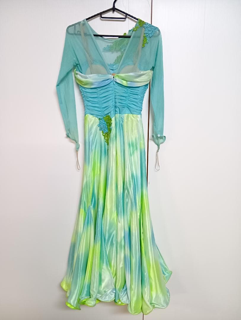 セキネ　Lovely dancing　社交ダンス衣装　7号　ドレス　ワンピ　緑