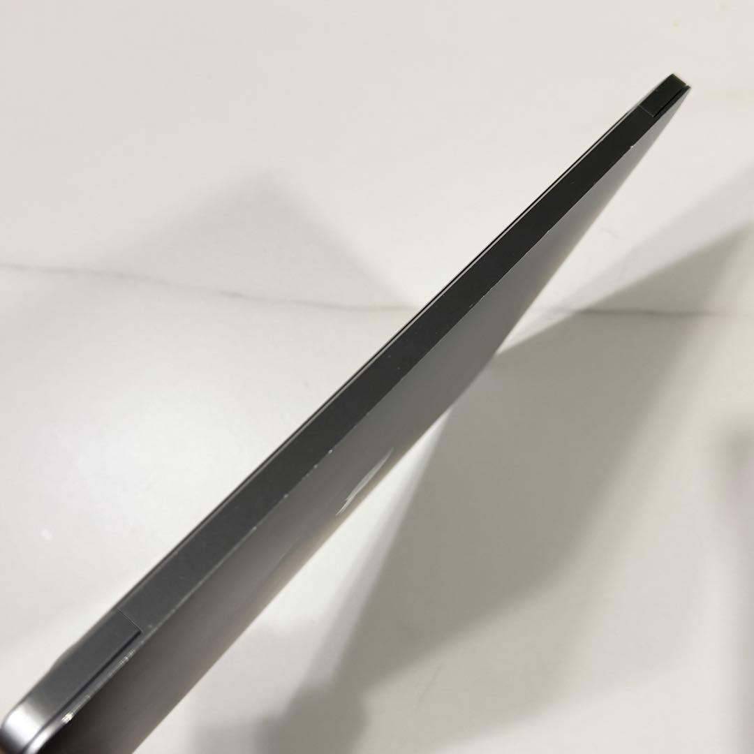 MacBook Air 13\" 2018 8GB/256GB スペースグレー