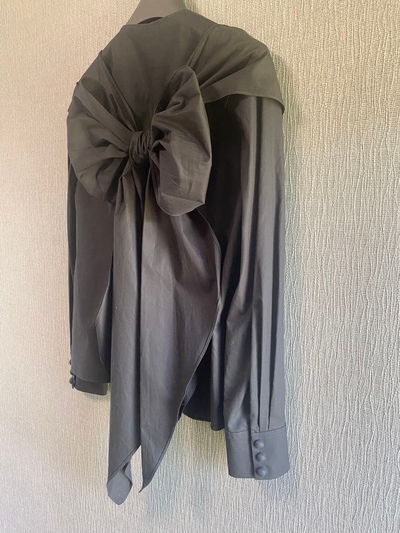 値下げ価格美品FENDIタイ付き長袖シャツ ブラックハンガー付き イタリア製