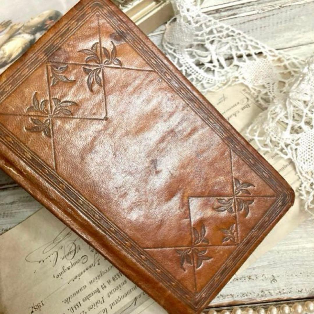 フランスアンティーク雑貨　ノートルダム革張り典礼書　ミゼル祈祷書聖書　ルルド聖母
