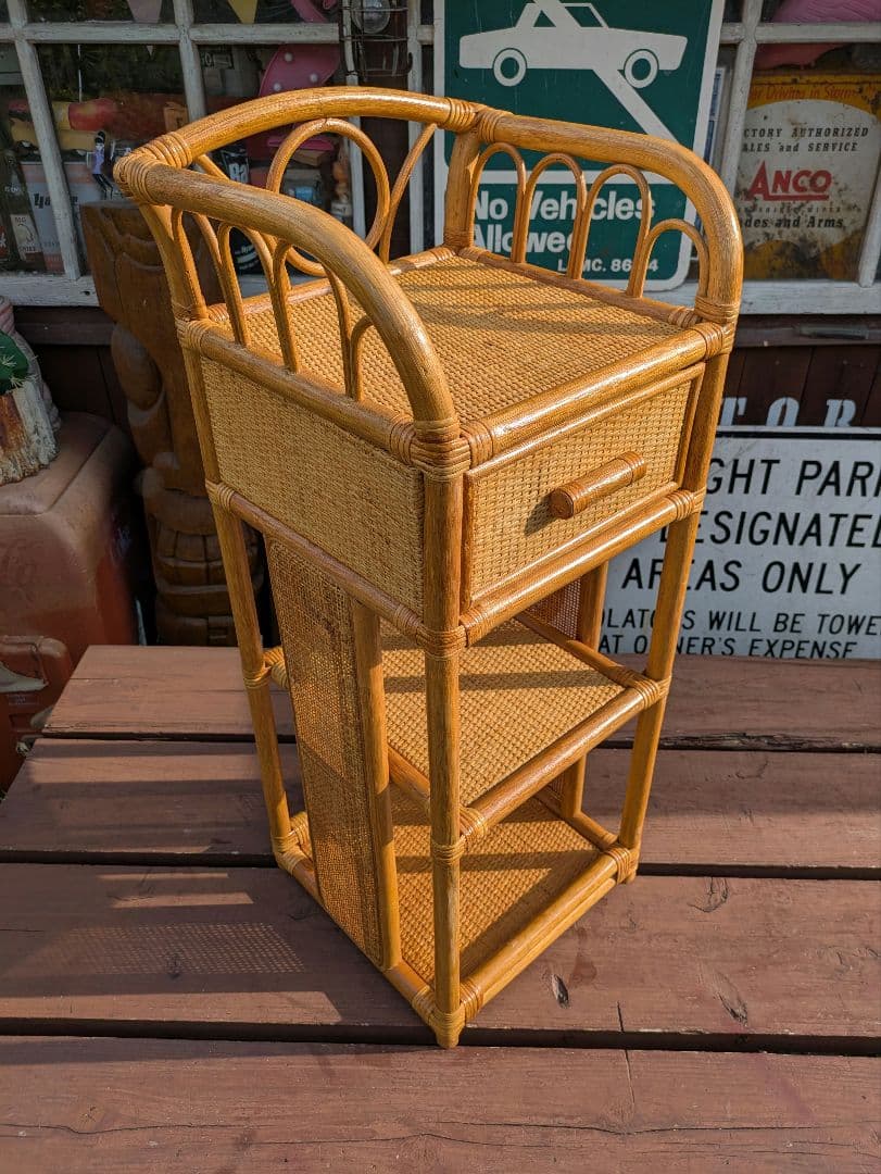 オールドラタンシェルフ 飾り棚 籐 ラタン製 3段シェルフ 引き出し付き　家具