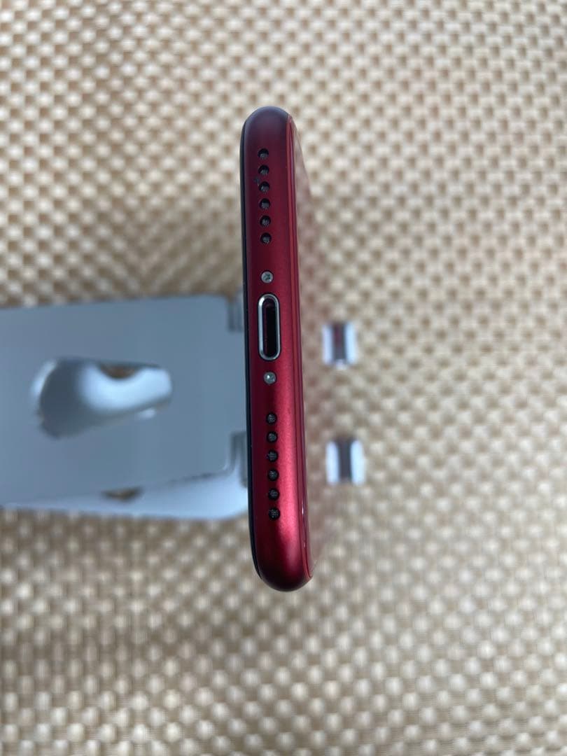 iPhone SE 第3世代 64 GBレッドSIMフリー【0813】