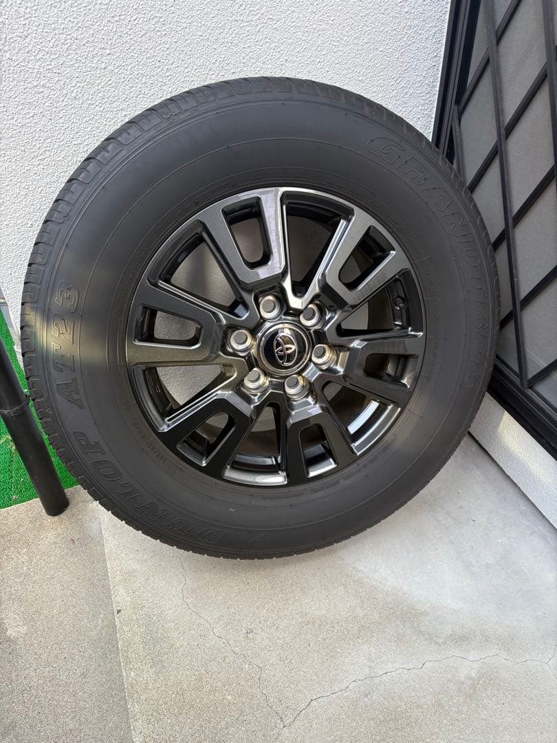 ランクル250 VX 純正アルミホイール　265/65R18 タイヤ　ホイール