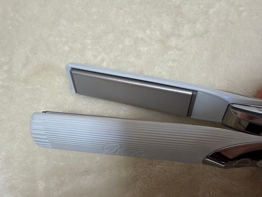 2023年製 ReFa ストレート アイロン プロ ホワイト RE-AT-02A