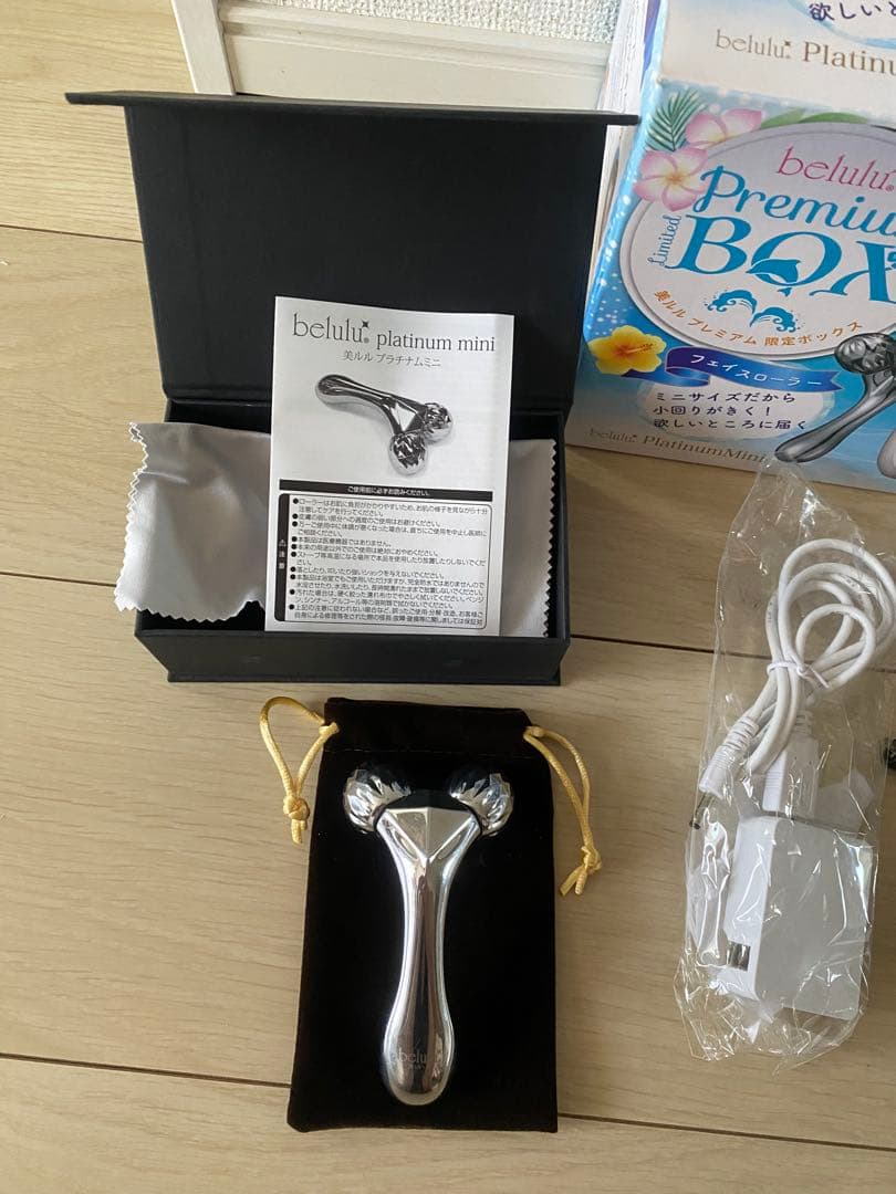 SALE中‼️belulu プレミアムボックス美顔器➕フェイスローラーセット