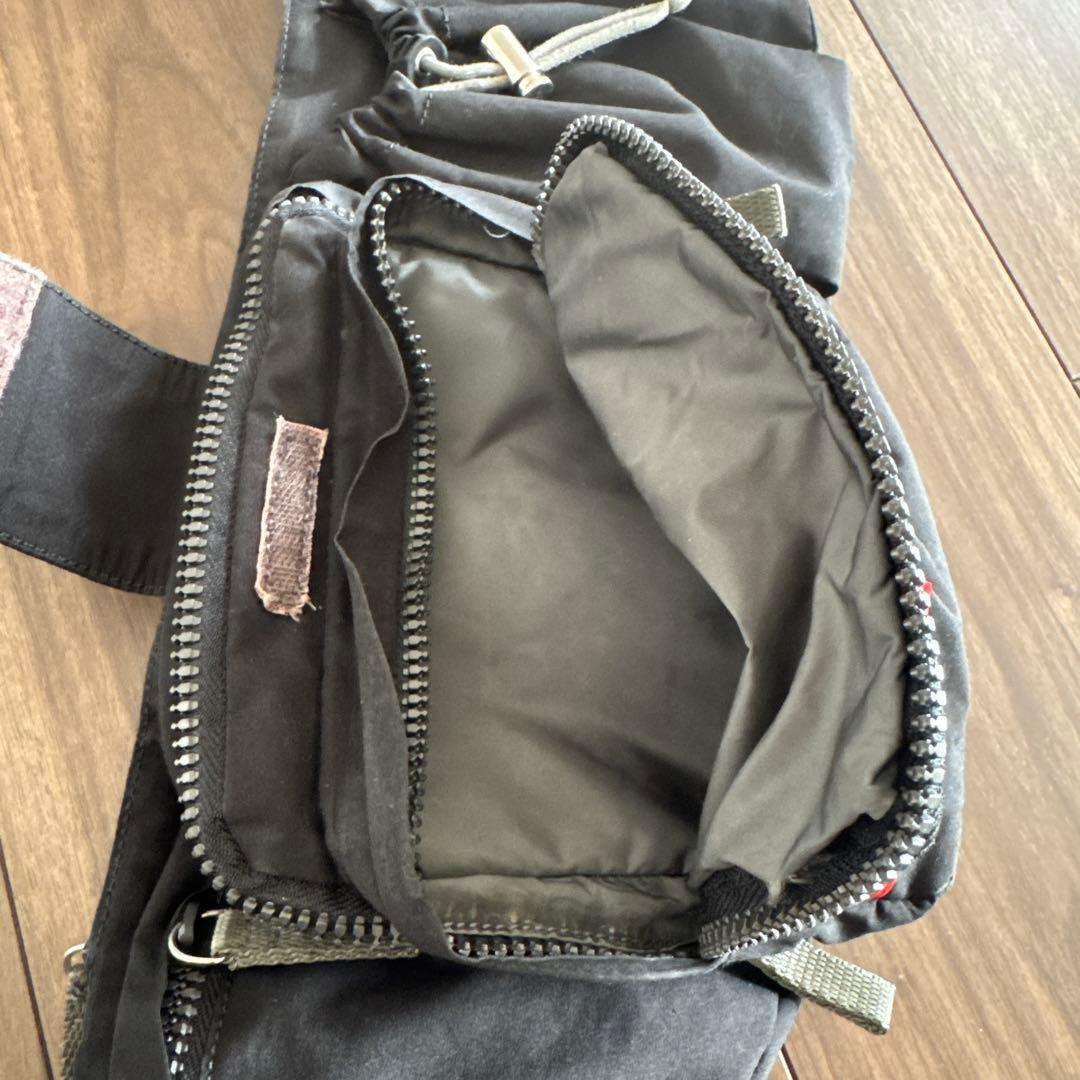 プラダ　PRADA ブラックウエストポーチ ポケット付き　本物