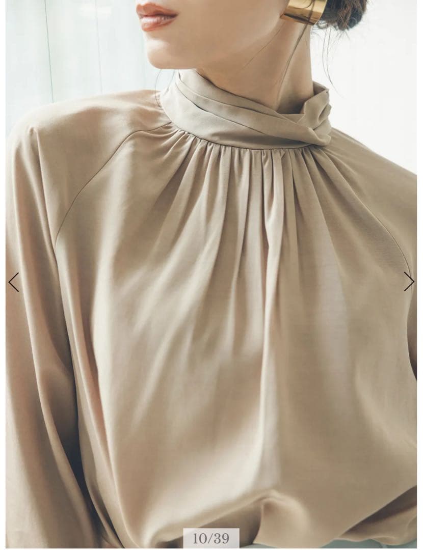 anuans アニュアンス　クロスネックボリュームブラウス