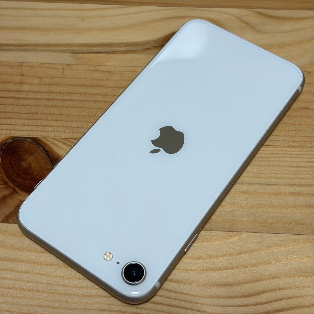 R*o様 バッテリー新品　iPhoneSE第3世代64GB SIMフリー　美品