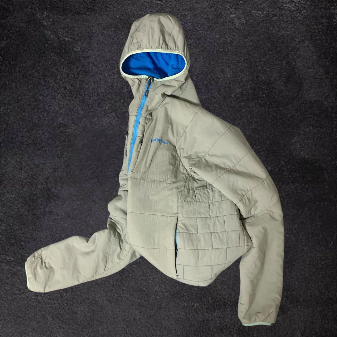 【人気】Patagonia ナノエアフーディ tech atom グレー