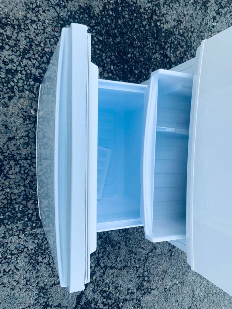 送料設置無料　SHARP ノンフロン冷凍冷蔵庫　SJ-14E3-KW