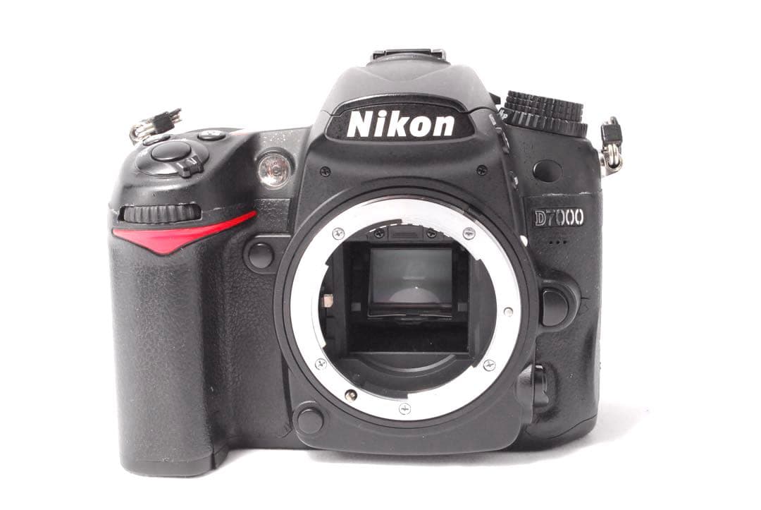 Nikon D7000✨一眼レフカメラ✨高性能ハイアマチュア✨標準＆望遠✨美品
