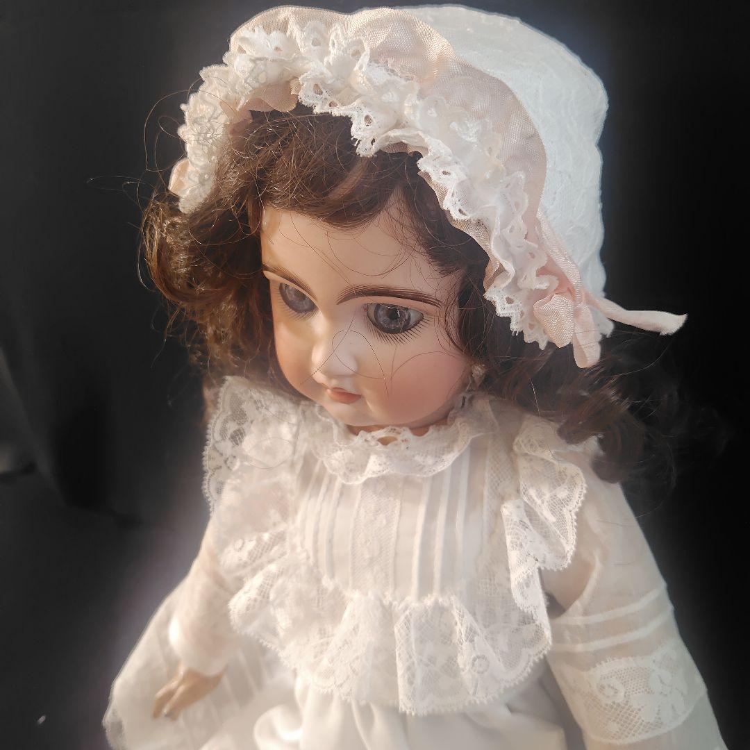 真っ白なアンティークドールドレスとボネのセット