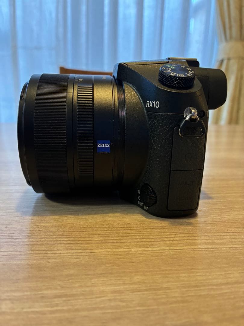 SONY サイバーショット　RX10