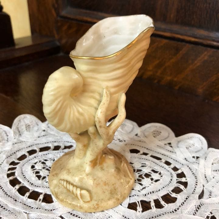 ロイヤルウースター 英国アンティーク ブラッシュアイボリー 花瓶 花器 金彩