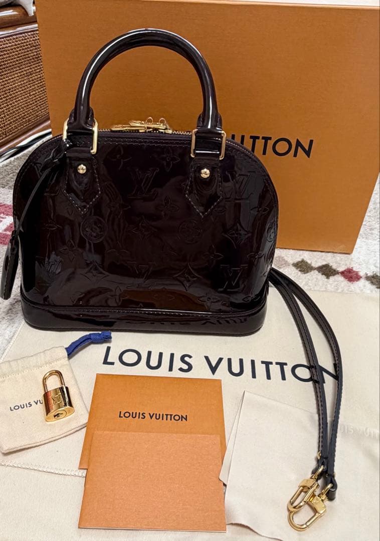 ルイヴィトン アルマBB アマラント ヴェルニ　Louis Vuitton