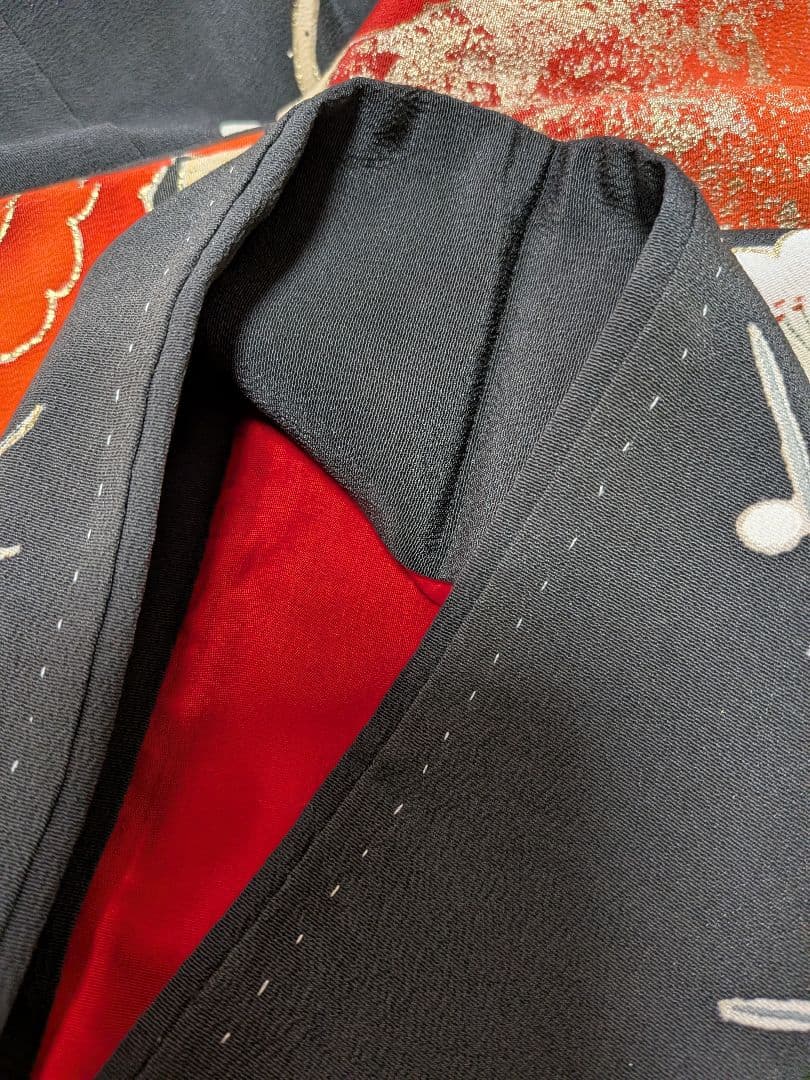 アンティーク黒引き振袖　豪快な松竹梅　＆アンティーク赤振袖長襦袢