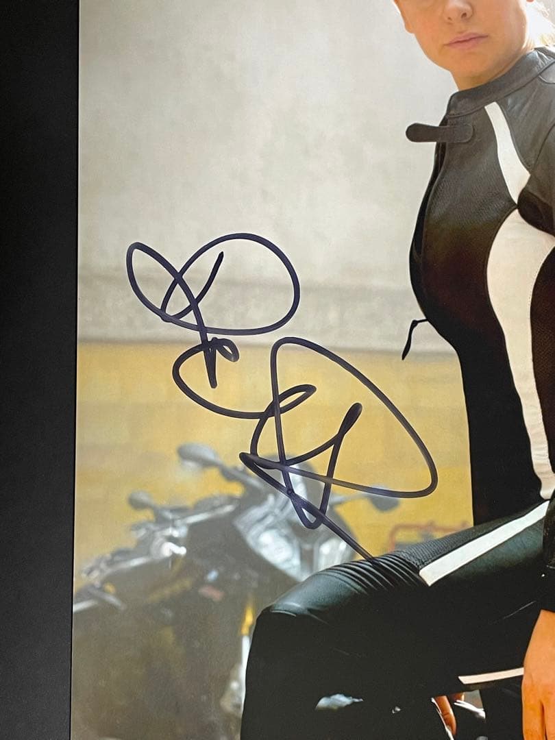 レベッカ・ファーガソン／オートグラフ(直筆サイン)