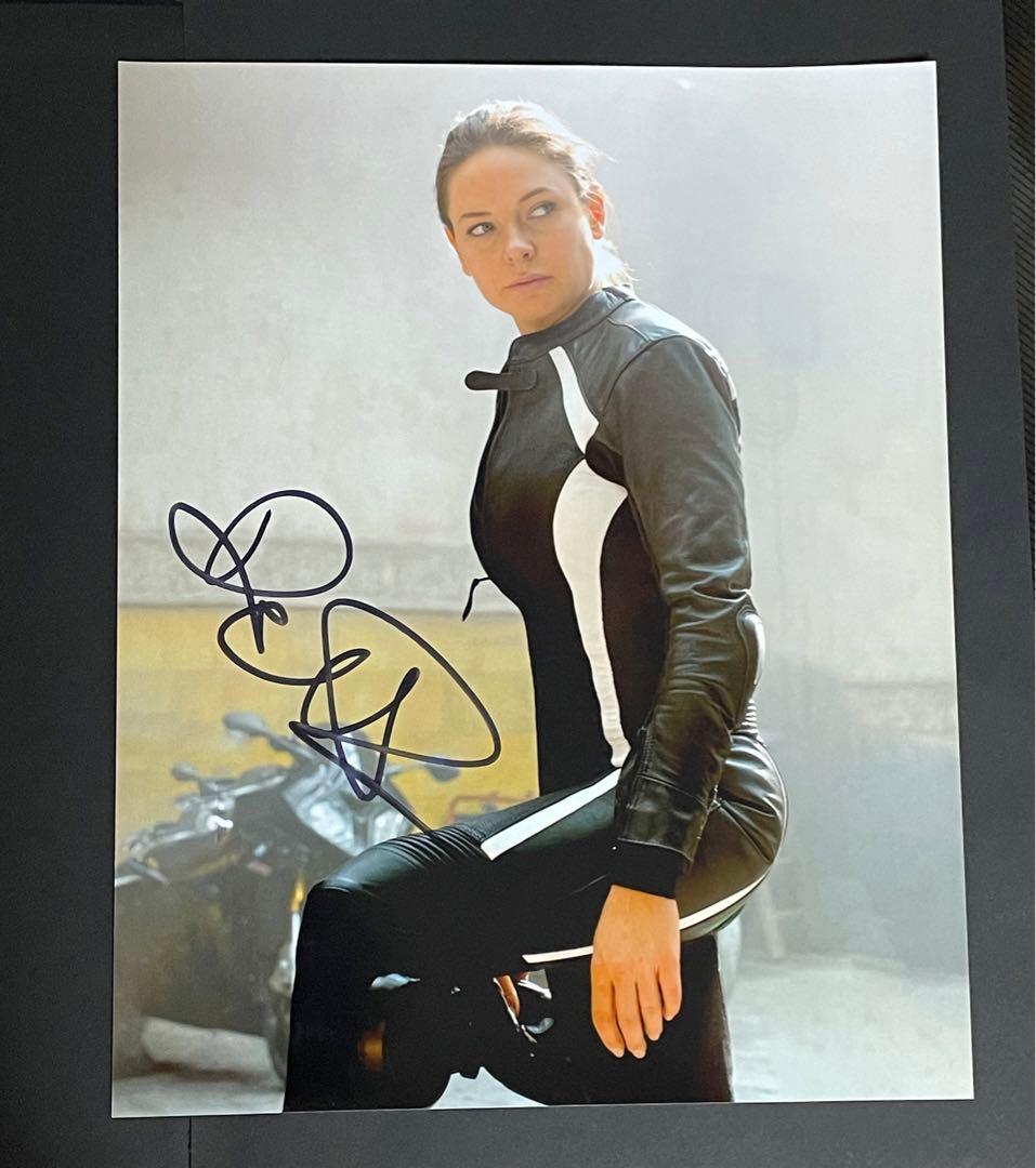 レベッカ・ファーガソン／オートグラフ(直筆サイン)