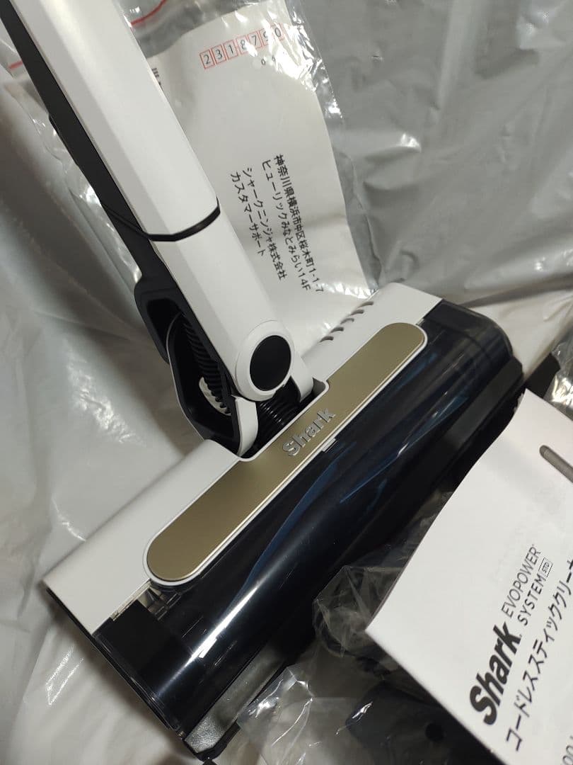 メーカー保証有 美品 シャーク コードレスクリーナー CS100J