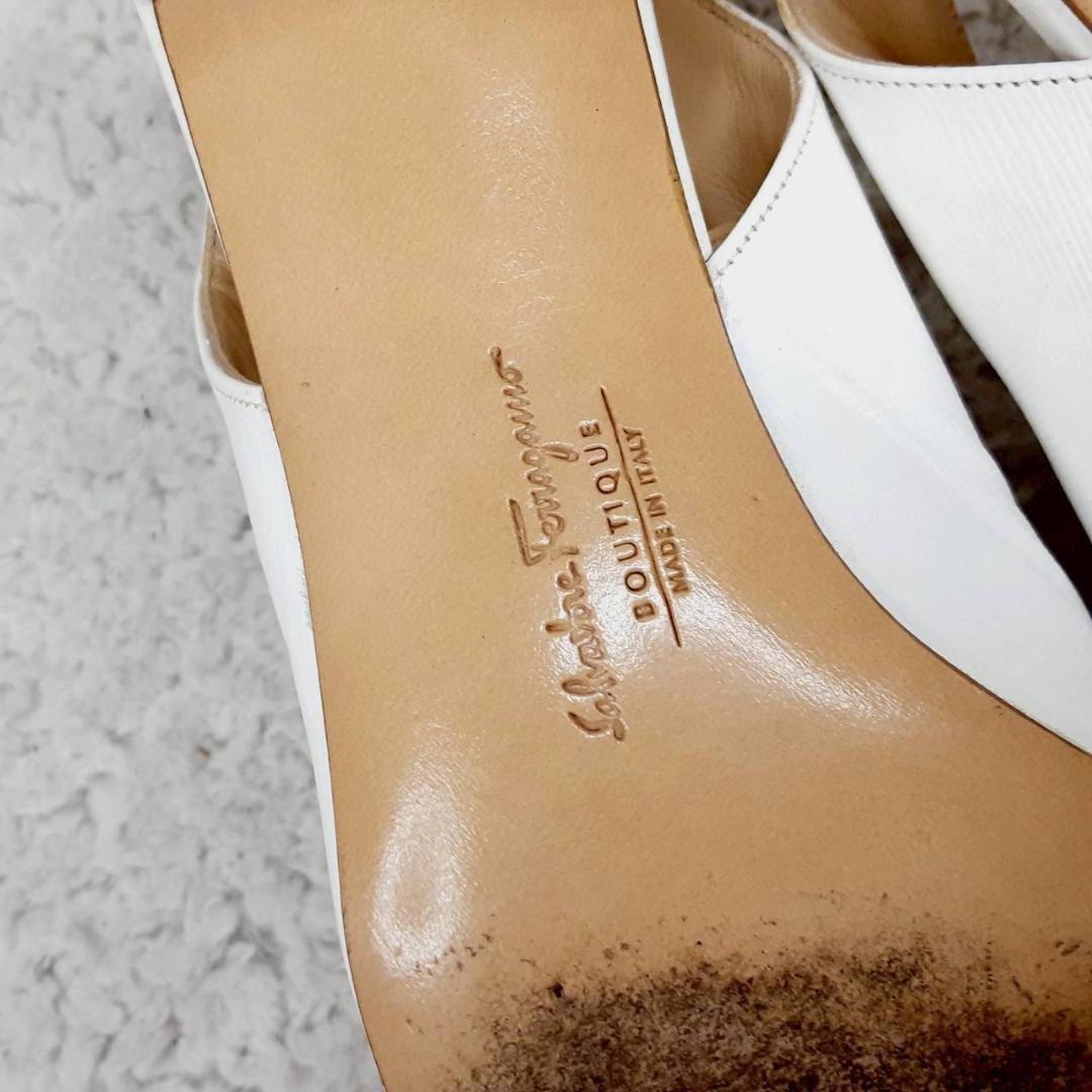 美品 23㎝◎フェラガモ ミュール ホワイト 白 ガンチーニ金具付き