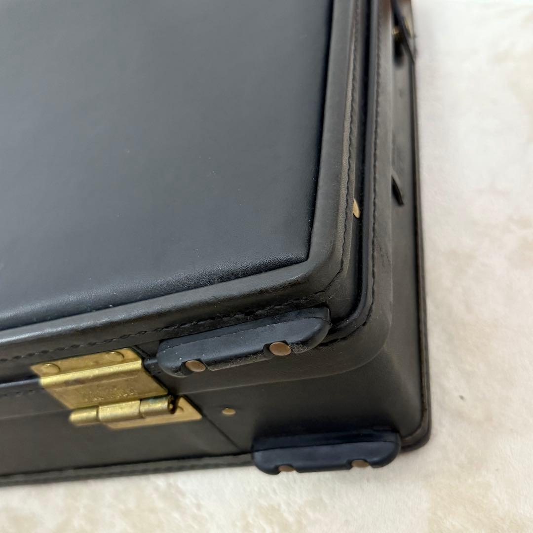 ハートマン　アタッシュケース　オールレザー　A4収納　ダイヤルロック　黒