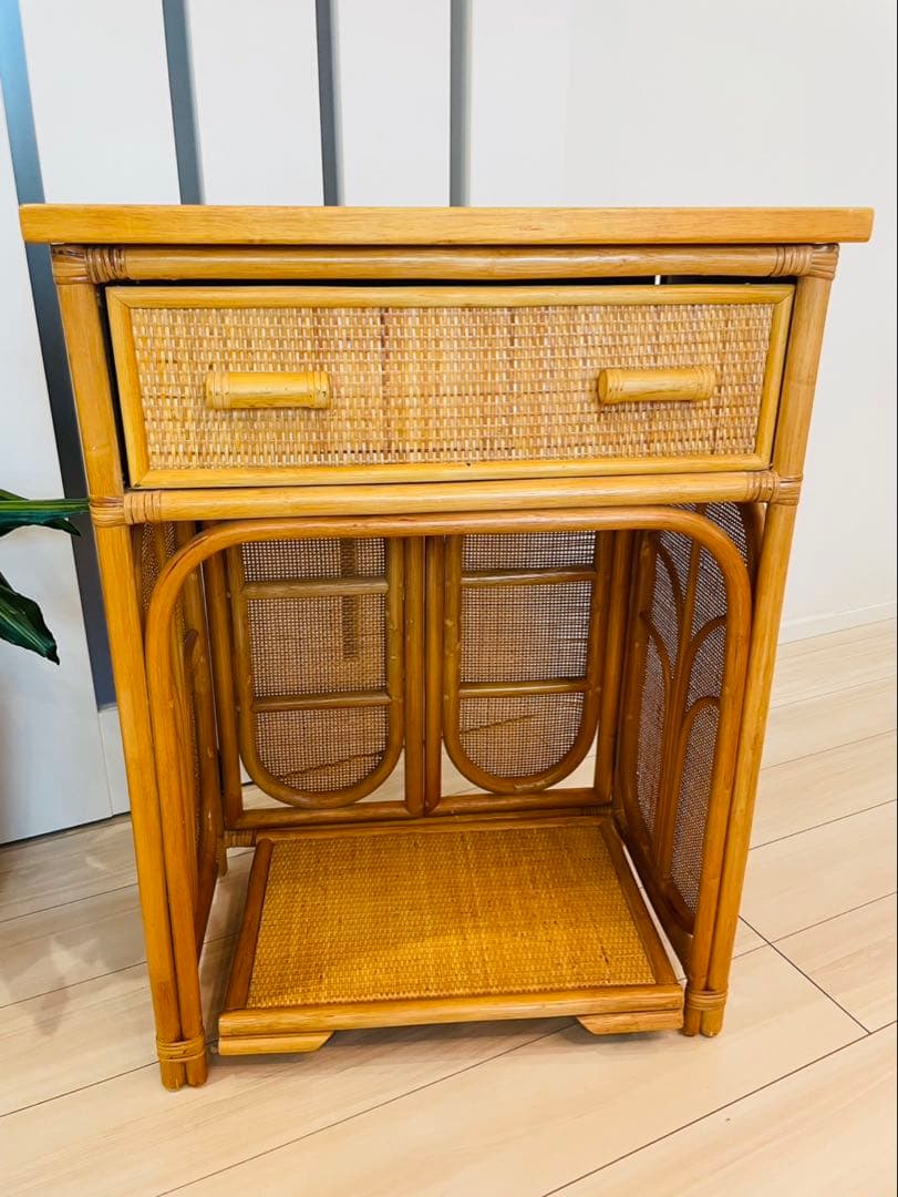 【希少】藤 ラタン わら編み 扉収納 引き出し付き チェスト 棚 ゴミ箱収納
