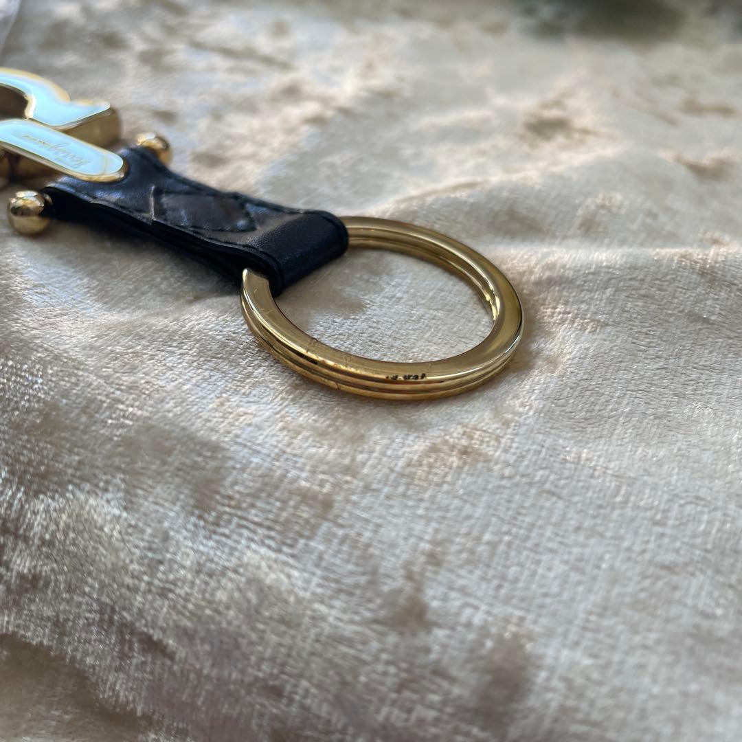 未使用品 イタリア製 サルヴァトーレフェラガモ キーリング ガンチーニ ブラック