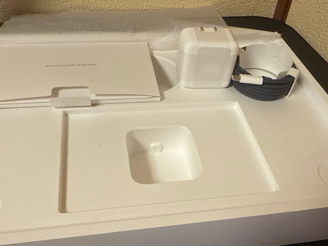 MacBook Air 13インチM2 16GB/1TBミッドナイト【中古】