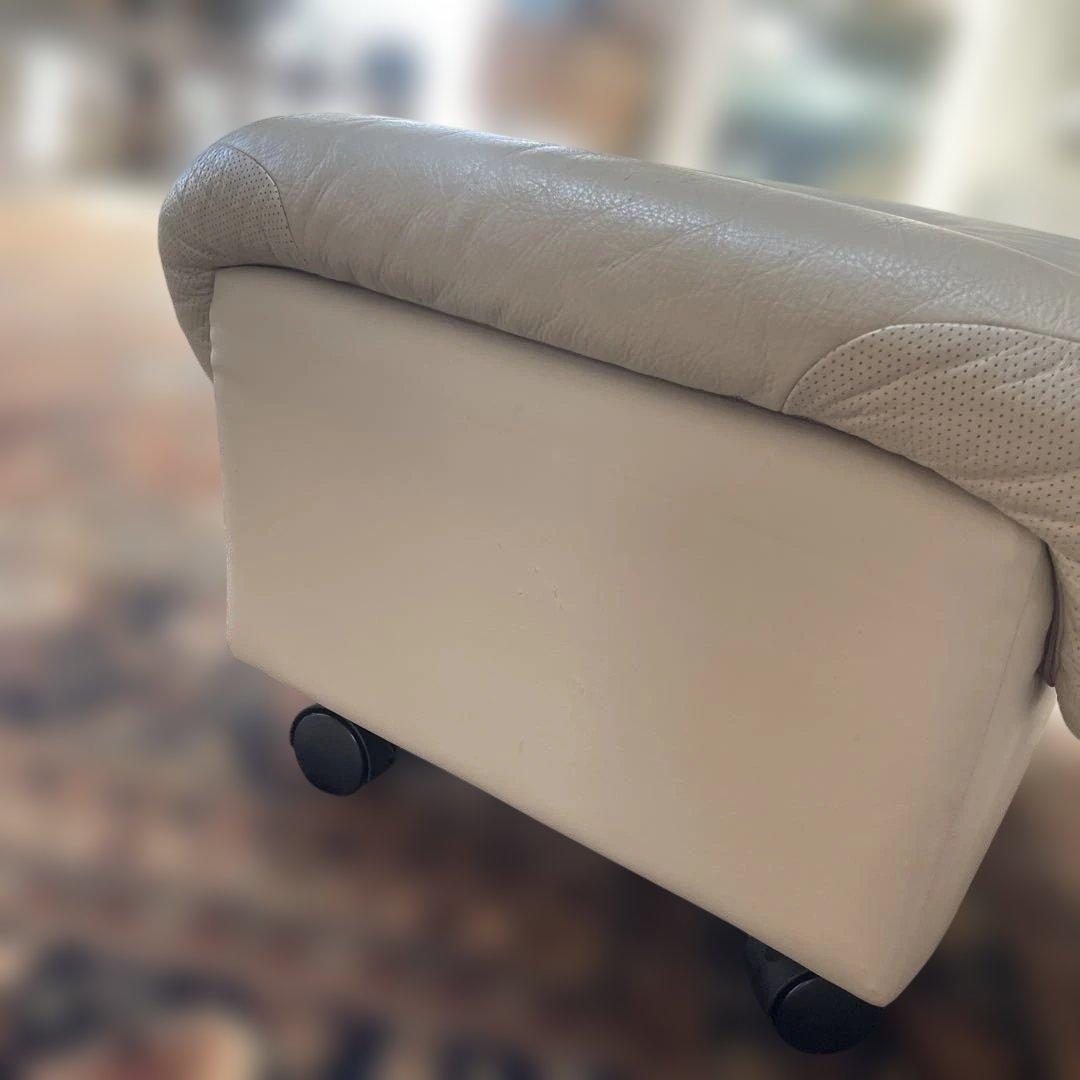 カリモクオットマン　本革