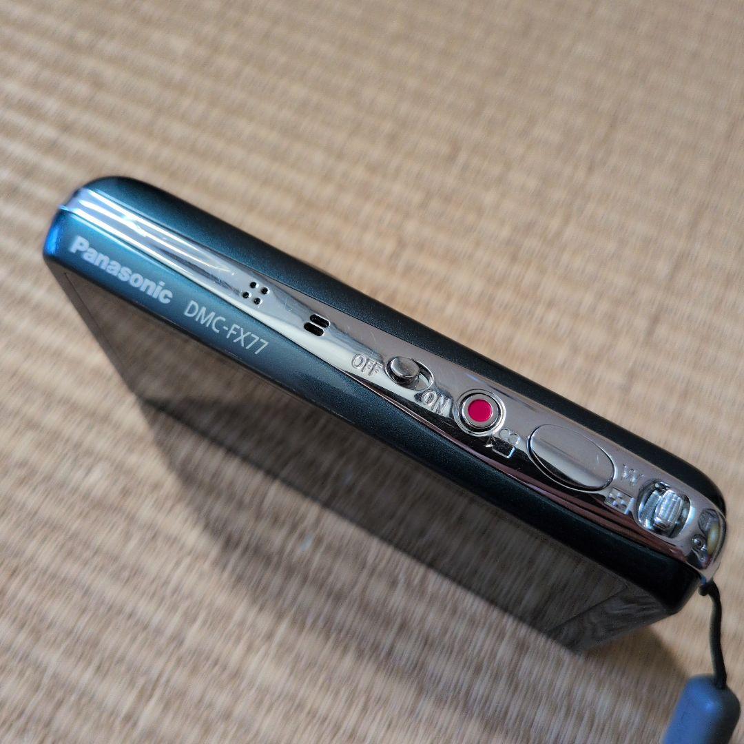 Panasonic LUMIX DMC-FX77 コンパクトデジタルカメラ