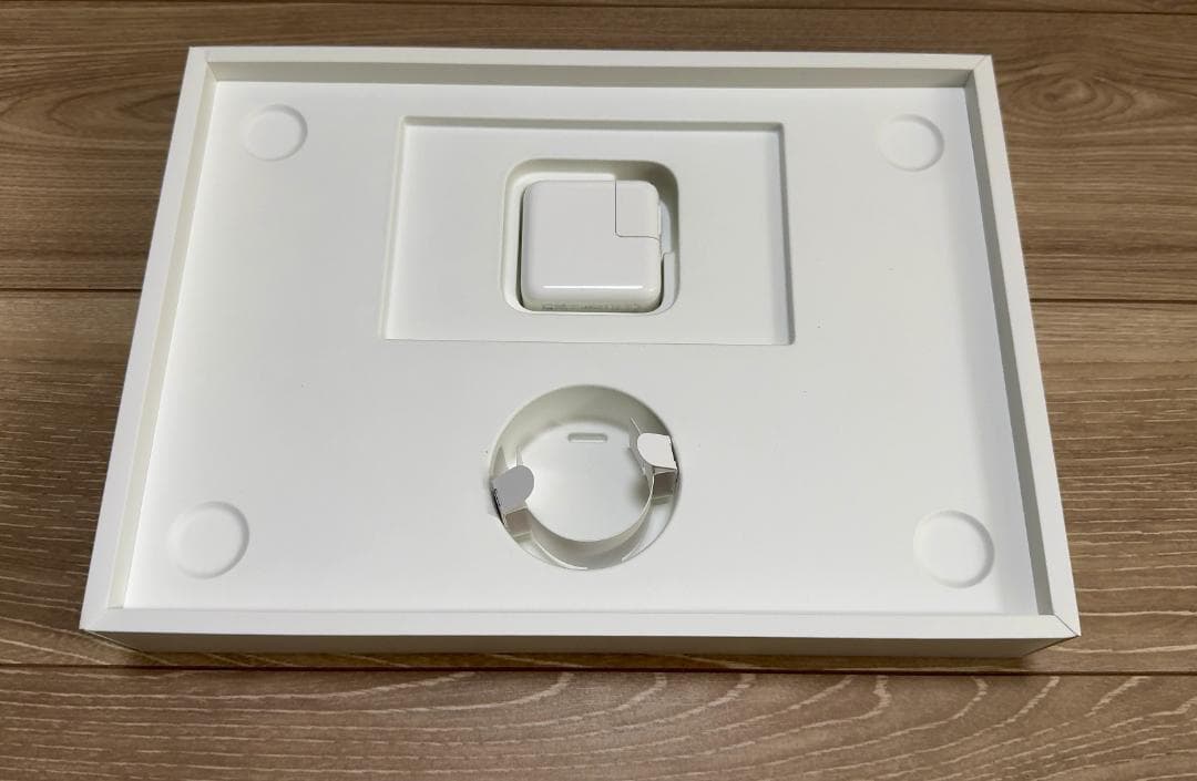 【美品】MacBook Air M2 2022 13インチ メモリ８GB