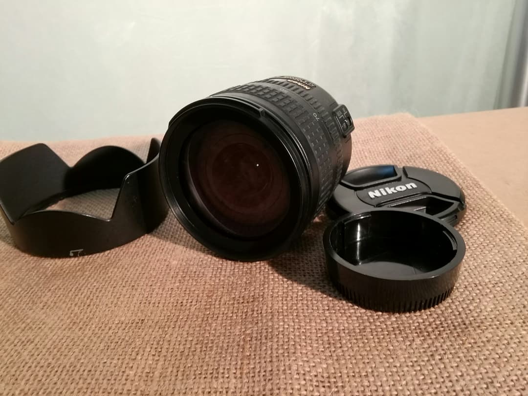 Nikon、AF-S,18～70ミリ、G,ED,DX,nikkor