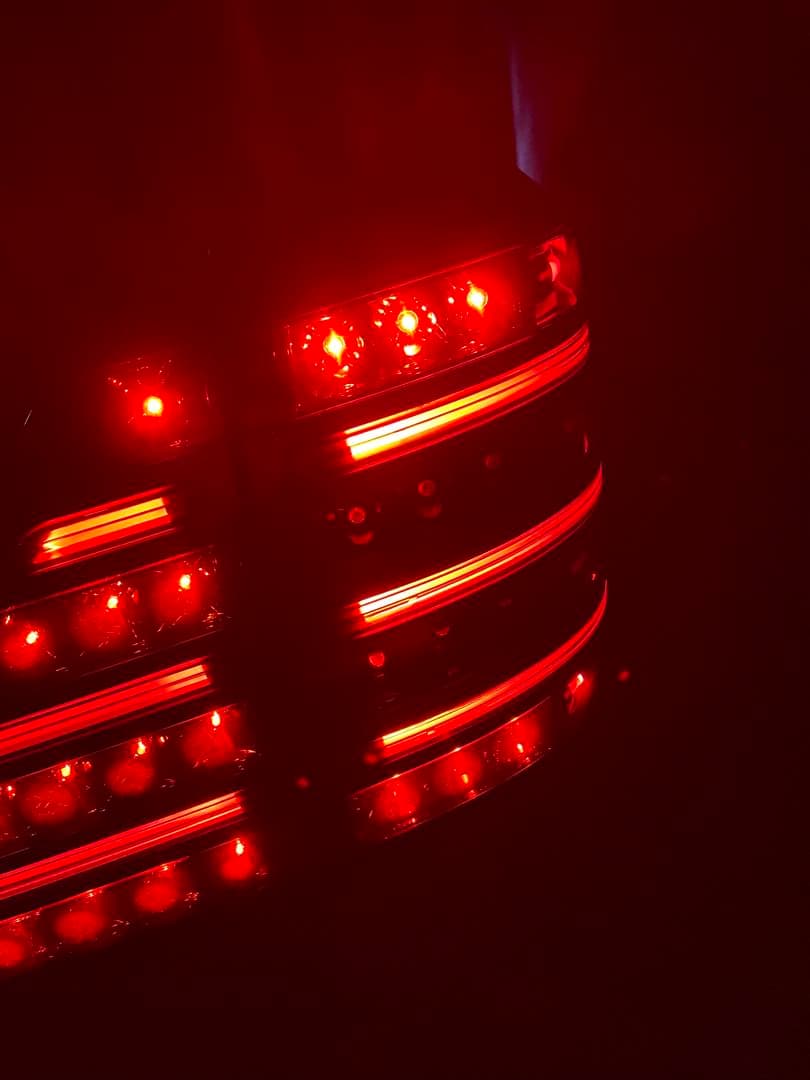 ウ*ー様 ヴェルファイア20、アルファード20　テールランプバレンティー