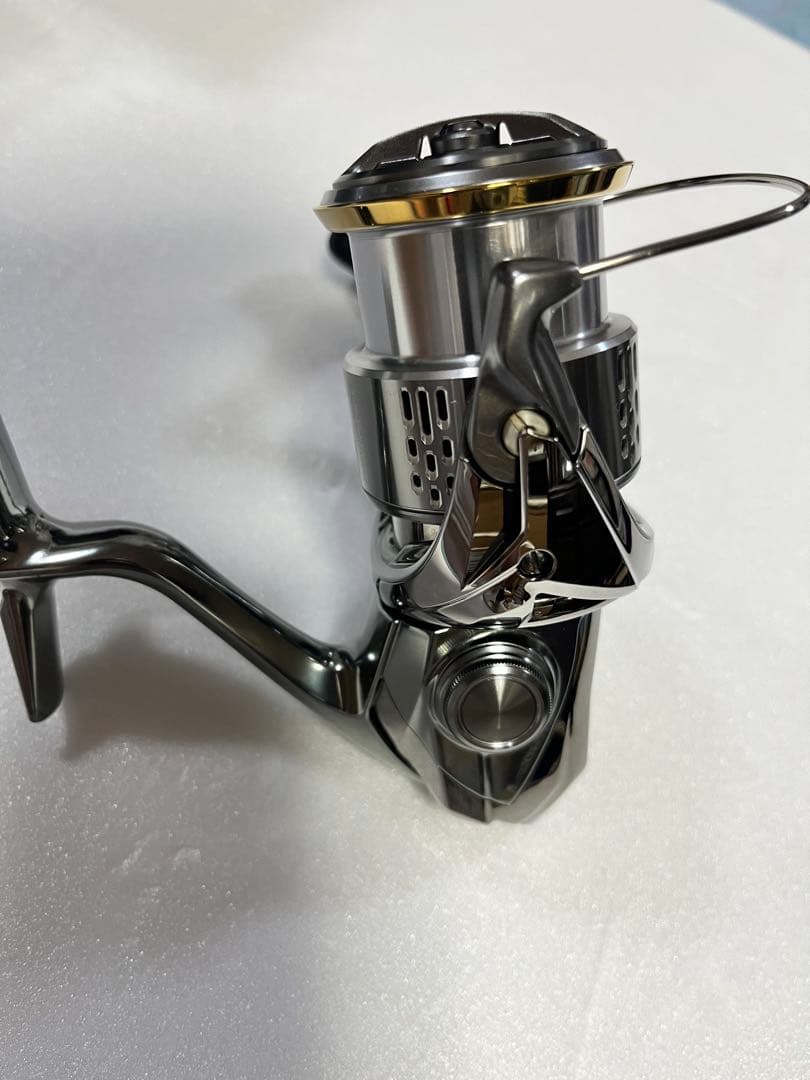 N 美品　シマノ　18ステラ　3000MHG